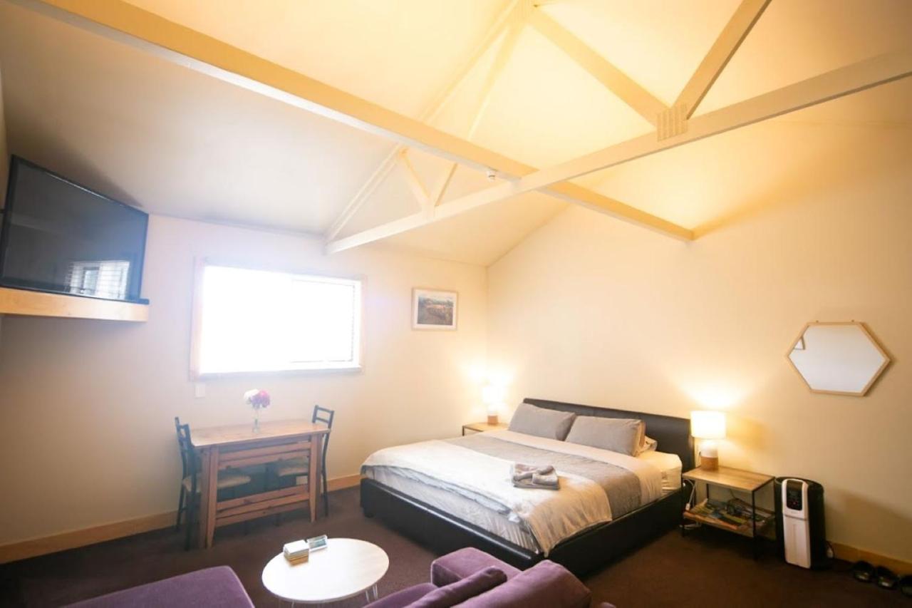 3 Hills At The Good Place Staverton 외부 사진